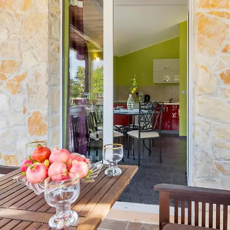 Gorgeous In With Wifi Apartment Liznjan